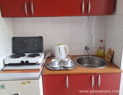 Apartmani Gugolj M&M, Apartman 3, privatni smeštaj u mestu Igalo, Crna Gora - viber_image_2025-08-08_22-48-41-315
